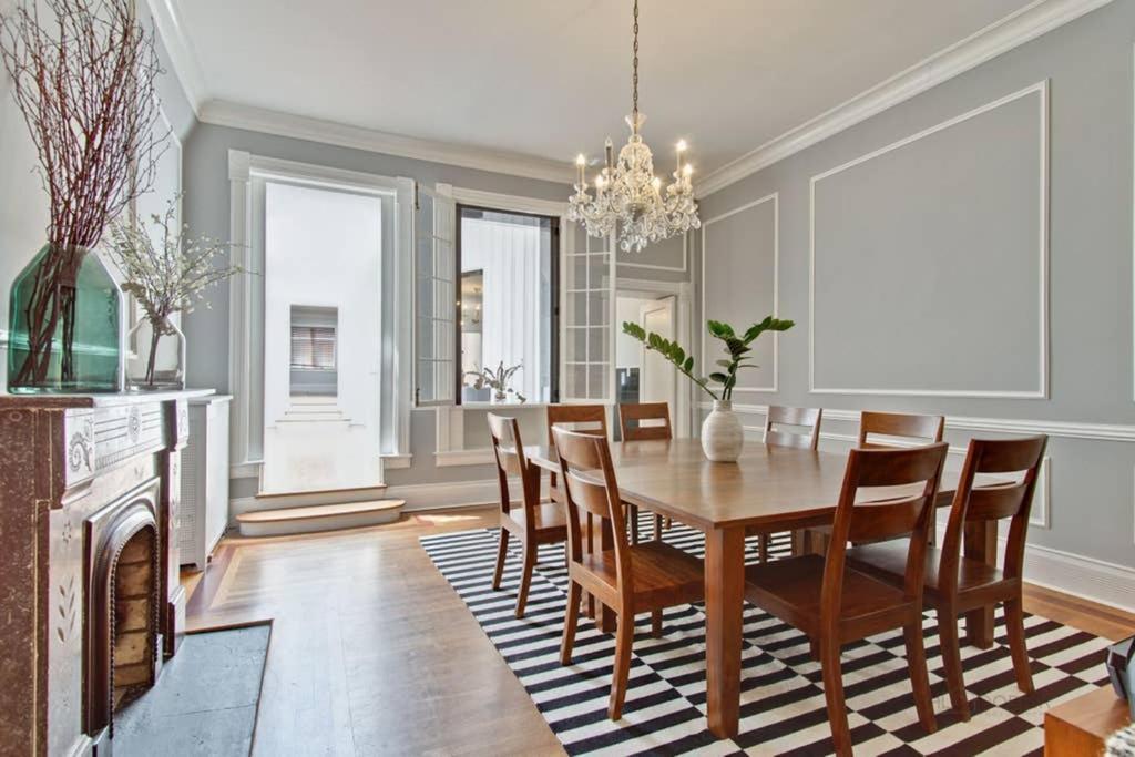 Вилла Historic Luxury Townhouse In Downtown Чикаго Экстерьер фото